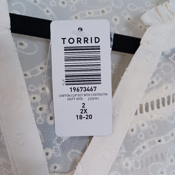 NWT Torrid Chiffon Blouse - Picture 5 of 12